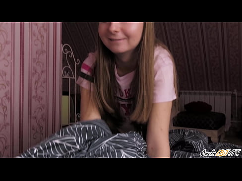 ❤️ Blondie na-aṅụ BFF ya nke ukwuu wee nweta ọnụ n'ọnụ ya ☑ Anal porn ️❤